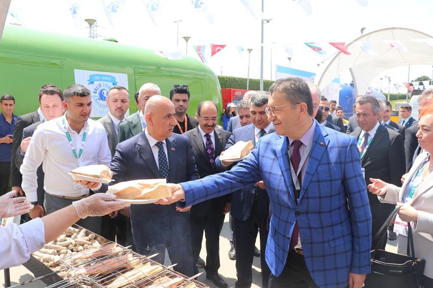 AZERİLER TÜRK BALIĞINI ÇOK SEVDİ
