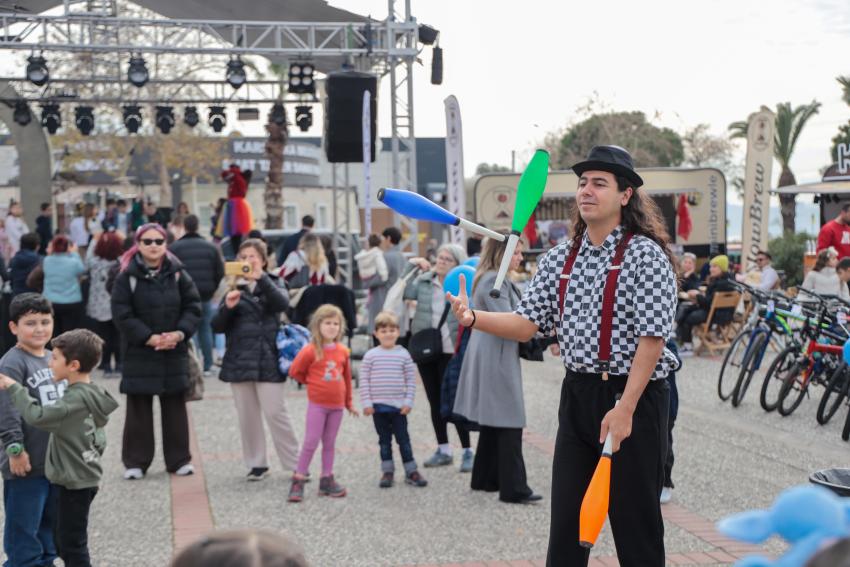 KARŞIYAKA'DA KARNE FESTİVALİ BAŞLADI
