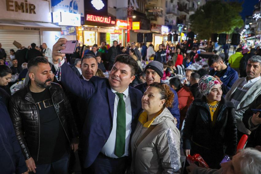 BUCA'DA KENTİN KALBİNDE İFTAR SOFRALARI KURULDU