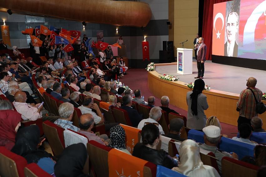 AK PARTİLİ SÜREKLİ'BİZLER KARINCA GİBİ ÇALIŞIRKEN ONLAR İPE UN SERDİ' 
