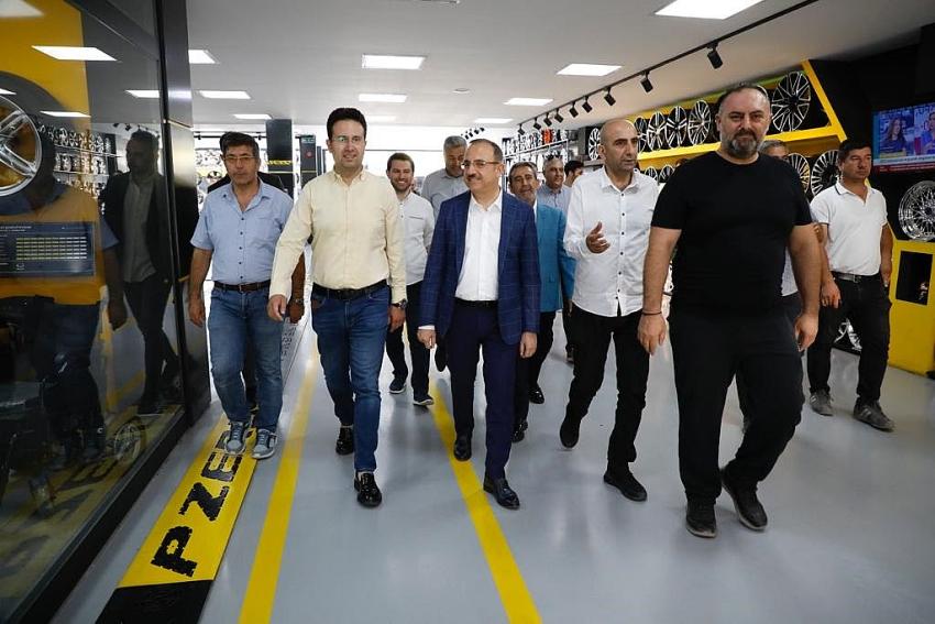 BAŞKAN SÜREKLİ:'İZMİR'İ HAZİN SONA SÜRÜKLÜYORLAR'