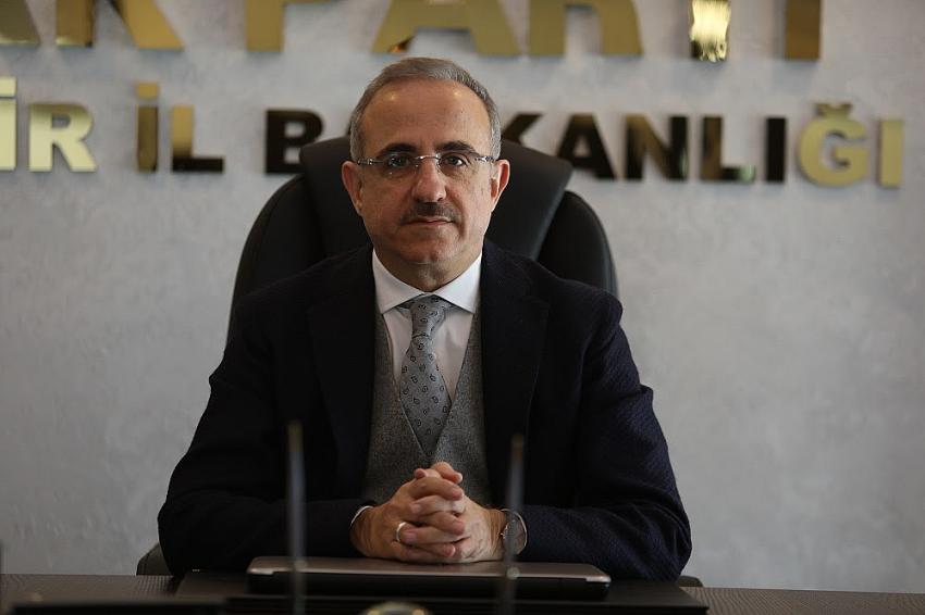 AK PARTİLİ SÜREKLİ: 'ATATÜRK BİR DEHADIR'