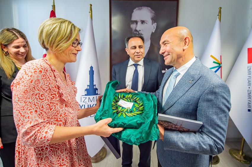 İZMİR-MİDİLLİ SEFERLERİ BAŞLIYOR