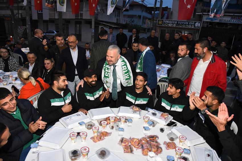 MENEMEN'DE İFTAR ASARLIK'TA YAPILDI