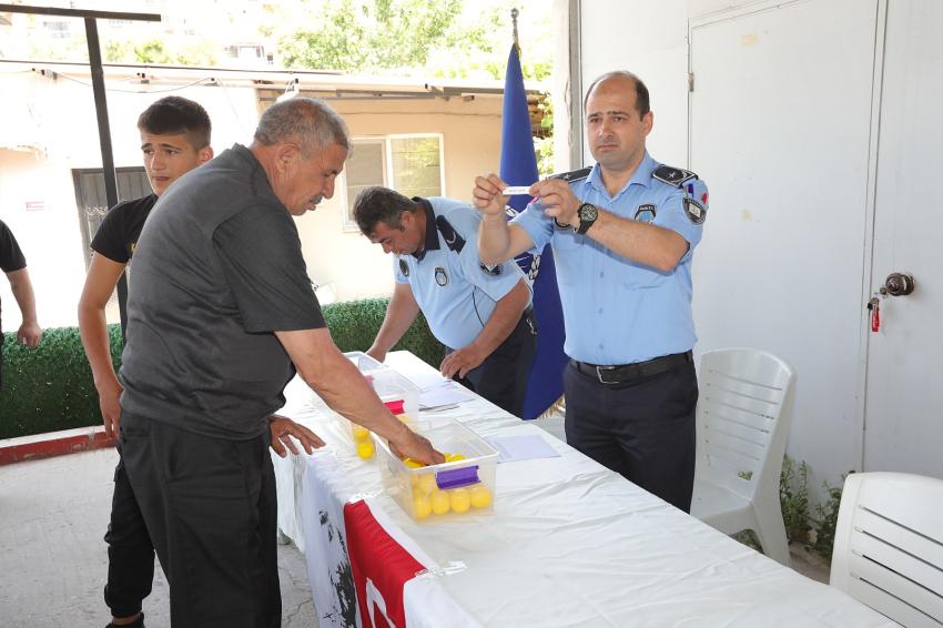 BAYRAKLI'DA KURBAN SATIŞ YERLERİ BELİRLENDİ