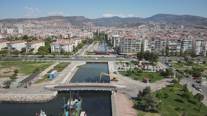 İZSU BOSTANLI DERESİNİ TEMİZLEDİ