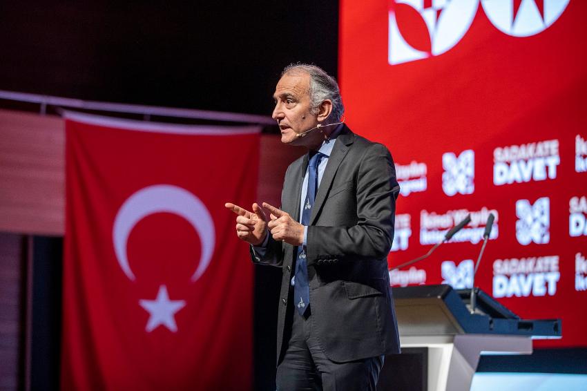 EMİN ÇAPA: 'BİLİME SAHİP ÇIKMAZSANIZ YOLUNUZU KAYBEDERSİNİZ'