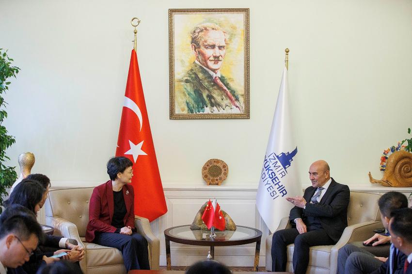 KOMÜNİST ÇİNLİLER SOYER'İ ZİYARET ETTİ