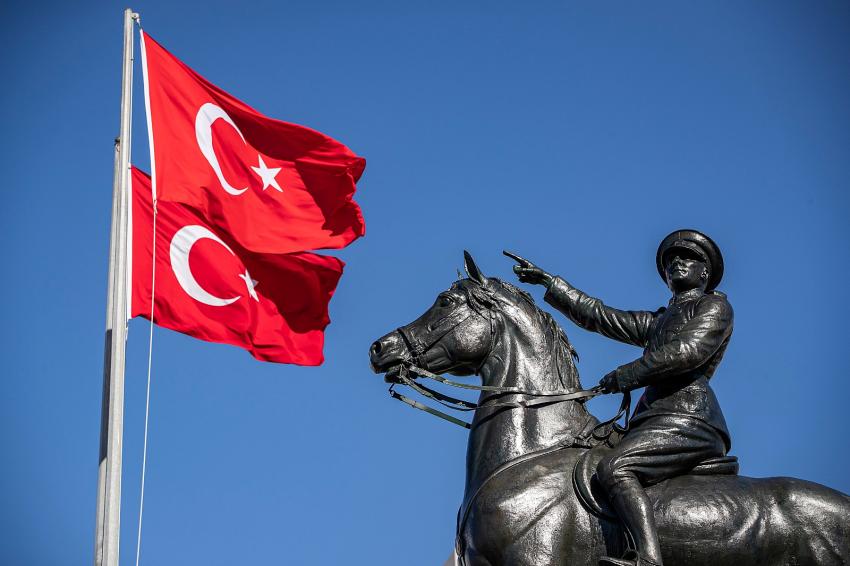 İZMİR'DE CUMHURİYET 15 GÜN KUTLANACAK