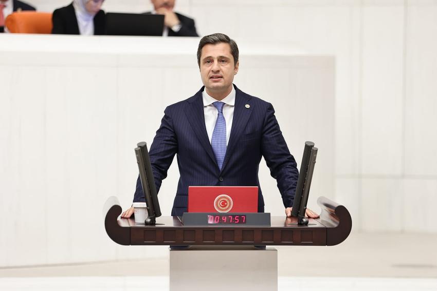 CHP’Lİ YÜCEL, OKULLARA İMAM VE VAİZ ATAMASINI MECLİS’E TAŞIDI