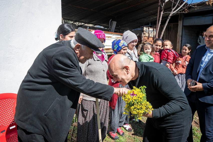İZMİR'DEN OSMANİYE'YE 20 BİN ZEYTİN FİDANI