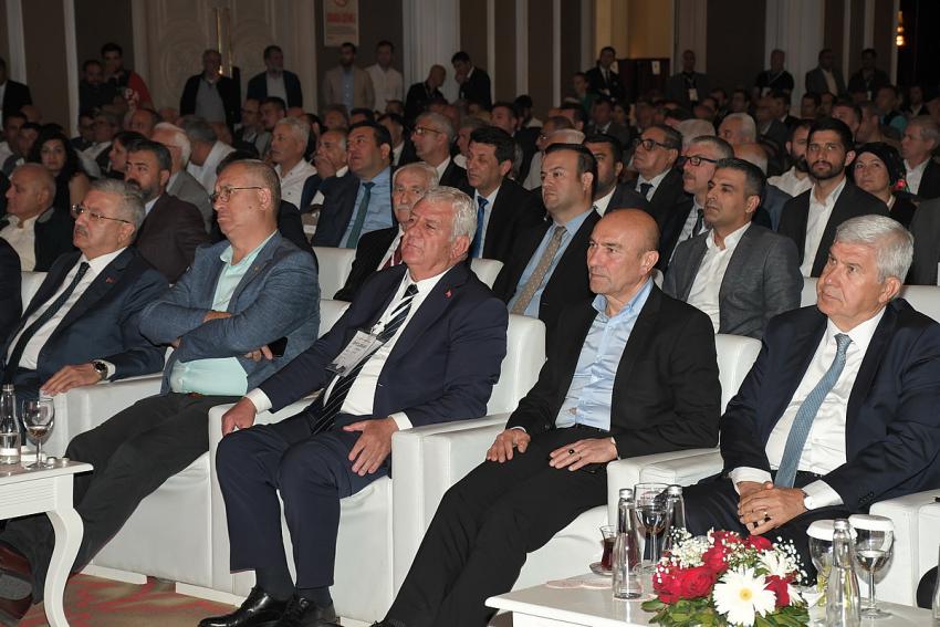 İZMİRLİ ESNAF SANATKARLAR YENİDEN 'MUTLU' DEDİ