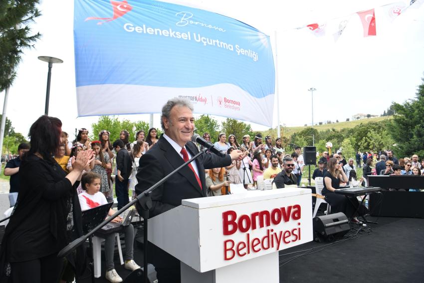 BORNOVA'DA UÇURTMA ŞENLİĞİ