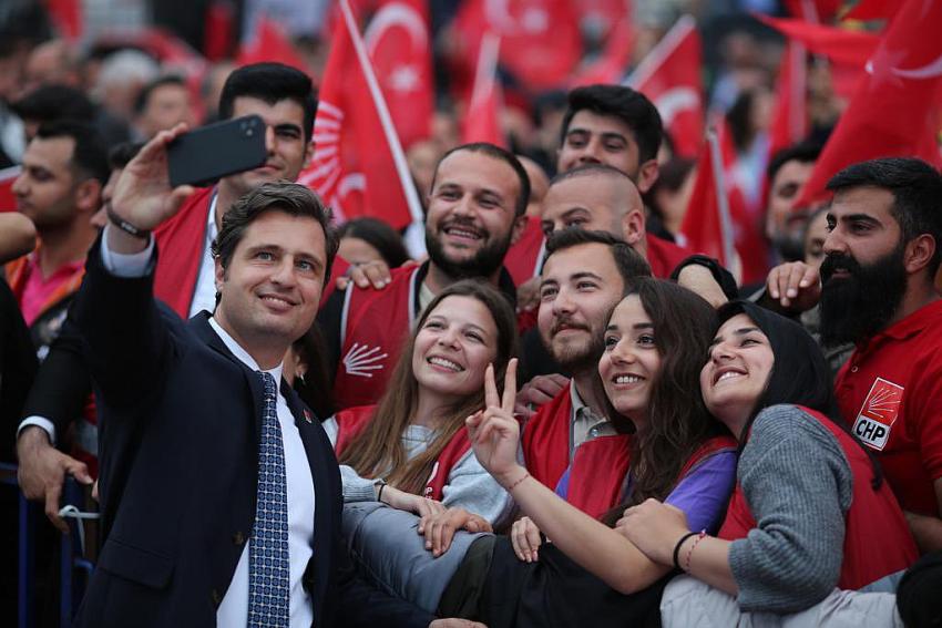 CHP'Lİ YÜCEL DEVRİM ŞEHİTLERİNİ ANDI