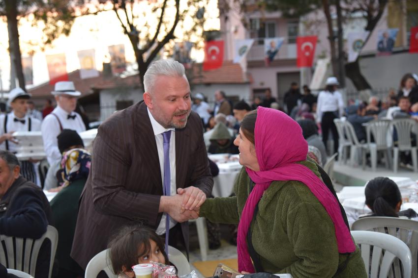 MENEMEN'DE GÖNÜL SOFRASI EMİRALEM’DE KURULDU
