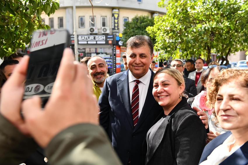 CEMİL TUGAY'DAN GÜLDÜREN ELEŞTİRİ. SEN NE YAPTIN?