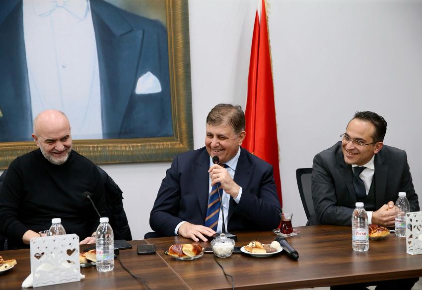 KARŞIYAKA'YI CENNET YAPAN CEMİL TUGAY SEÇİM ÇALIŞMASINDA