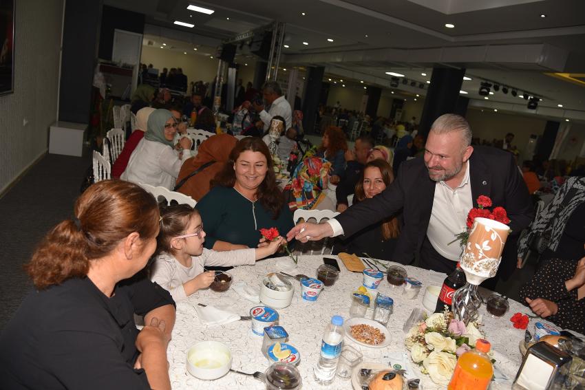 MENEMEN’DE DÜNYA ÇİFTÇİ KADINLAR GÜNÜ ETKİNLİĞİ