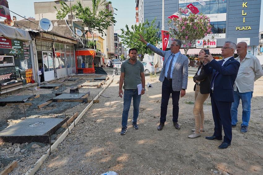 GAZİEMİR'İN MEYDANLARI YENİLENİYOR