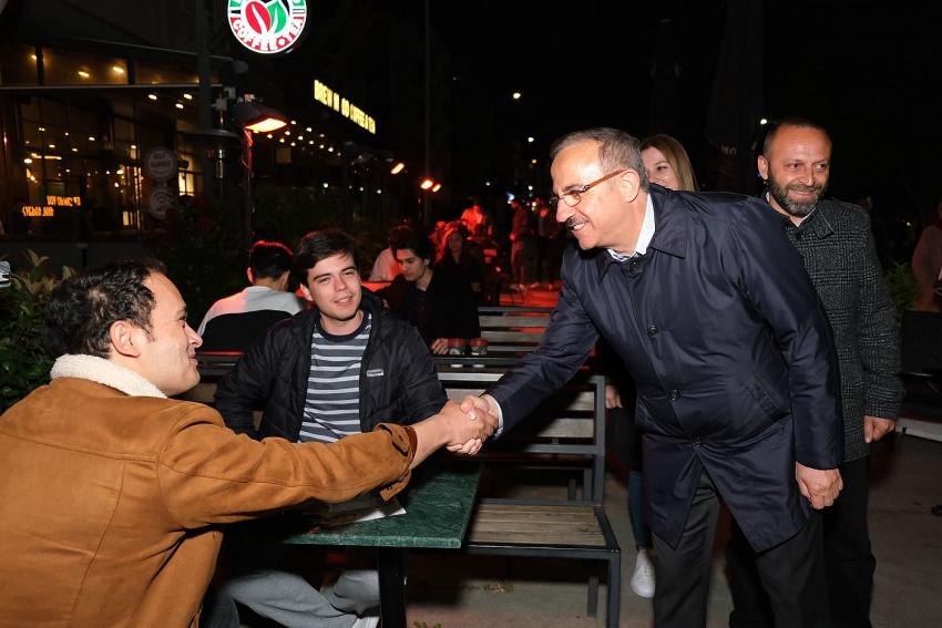 AK PARTİLİ SÜREKLİ GECE DE GÜNDÜZ DE SAHADA