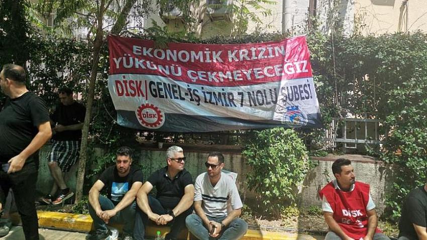 BAYRAKLI, BUCA VE BORNOVA'DA İŞÇİLER BELEDİYEYİ BASTI