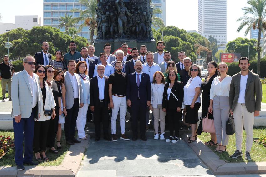 CHP İZMİR'DE GÖREVLER BELLİ OLDU