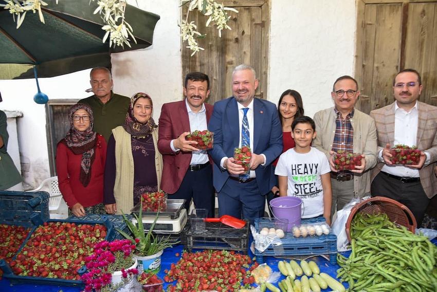 MENEMEN FESTİVALİNİ KUTLUYOR..