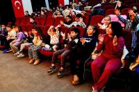 BORNOVA'DA ÇOCUKLARA TİYATRO ŞÖLENİ VAR