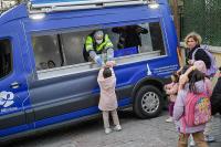 İZMİR BÜYÜKŞEHİR'DEN ÖĞRENCİLERE BESLENME PAKETİ