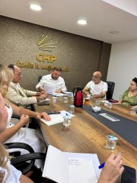 CHP İZMİR'DE SULAR DURULMUYOR