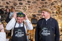 CEMİL TUGAY TİRE KÖFTESİ YAPTI