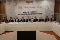 İZMİR'DE ÖĞRENCİLER FABRİKADA OKUYACAK
