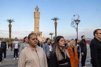 İZMİR ATA'SINI UNUTMADI