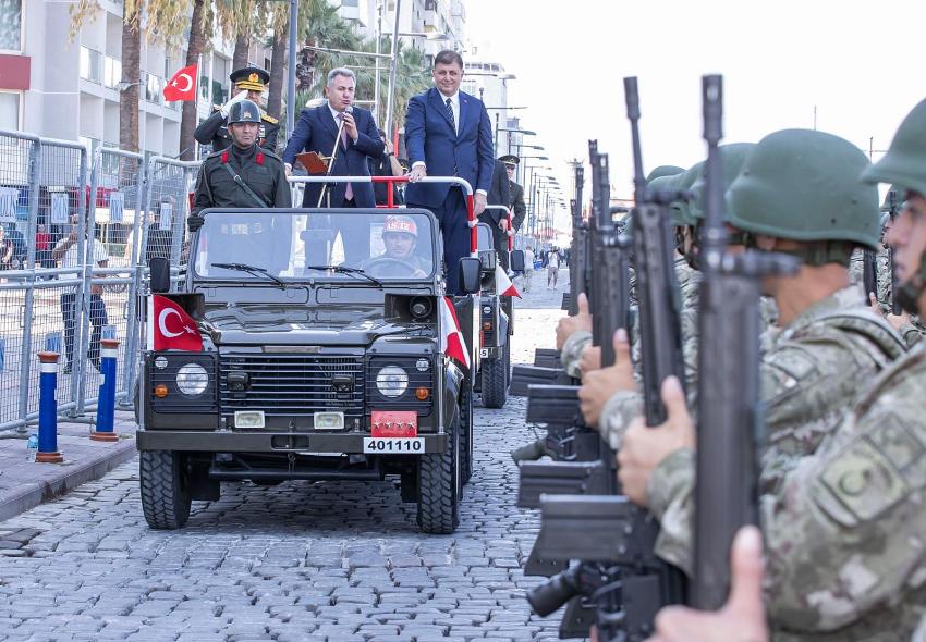 İZMİR'DE 30 AĞUSTOS COŞKUSU