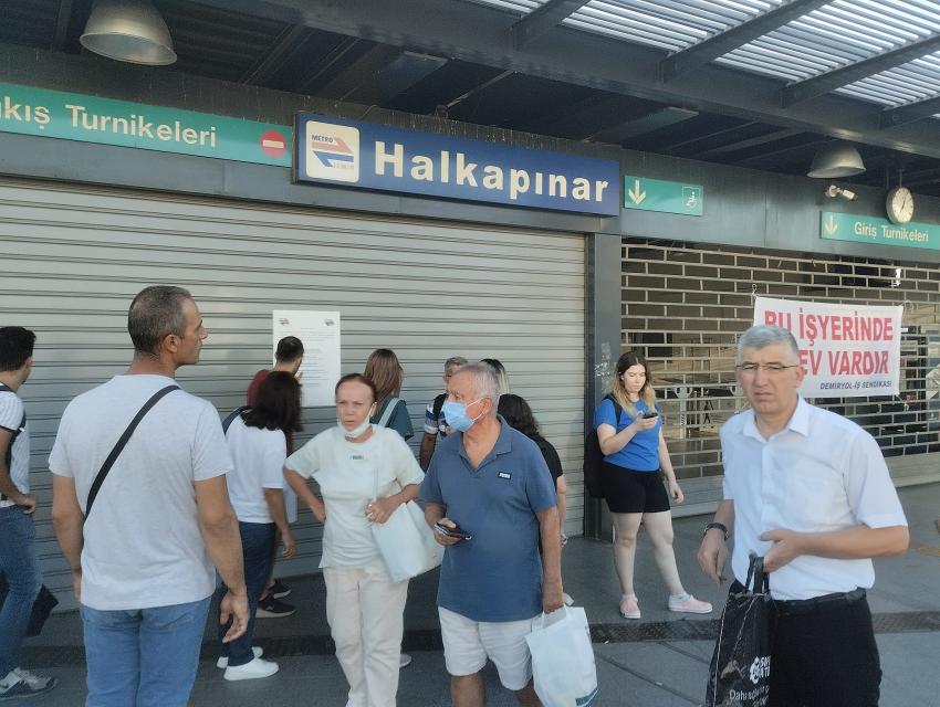 İZMİR'DE HAYAT FELÇ...İZMİR METROSU GREVDE