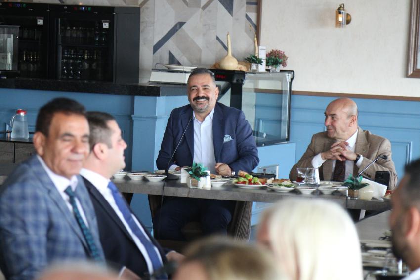 CHP İZMİR'DE 'KILIÇDAROĞLU' SESLERİ