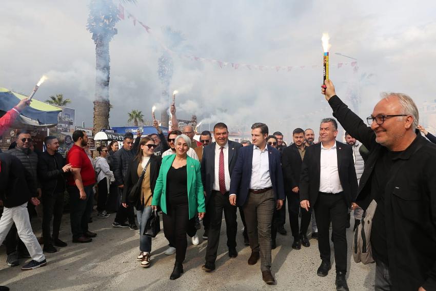İYİ PARTİ SEFERİHİSAR GÖÇTÜ. 317 KİŞİ CHP'YE GEÇTİ