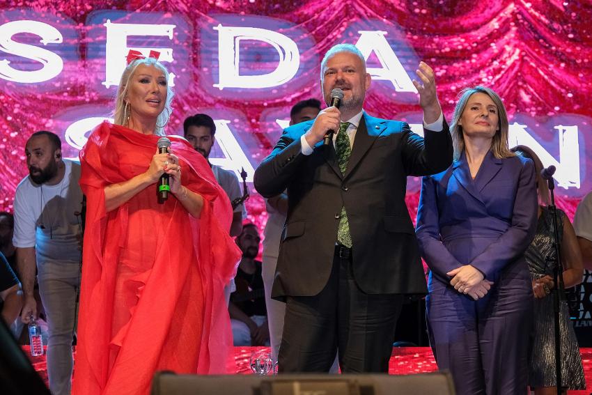 MENEMEN BELEDİYESİ'NDEN BİR KONSER DAHA..SEDA SAYAN