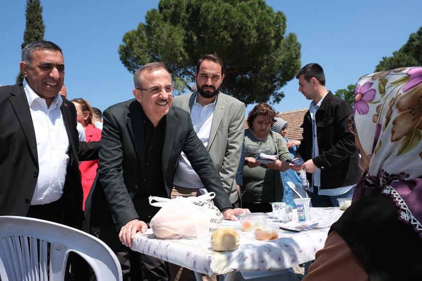 AK PARTİLİ SÜREKLİ'DEN BERGAMA'DA MİTİNG GİBİ ZİYARET