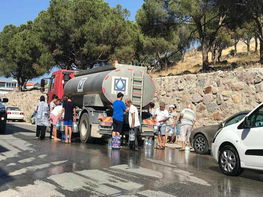 DİKİLİ'DE HALK SU İSTİYOR