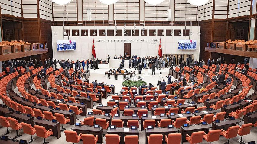 TBMM'YE HANGİ ÜNLÜLER GİRDİ HANGİSİ GİREMEDİ