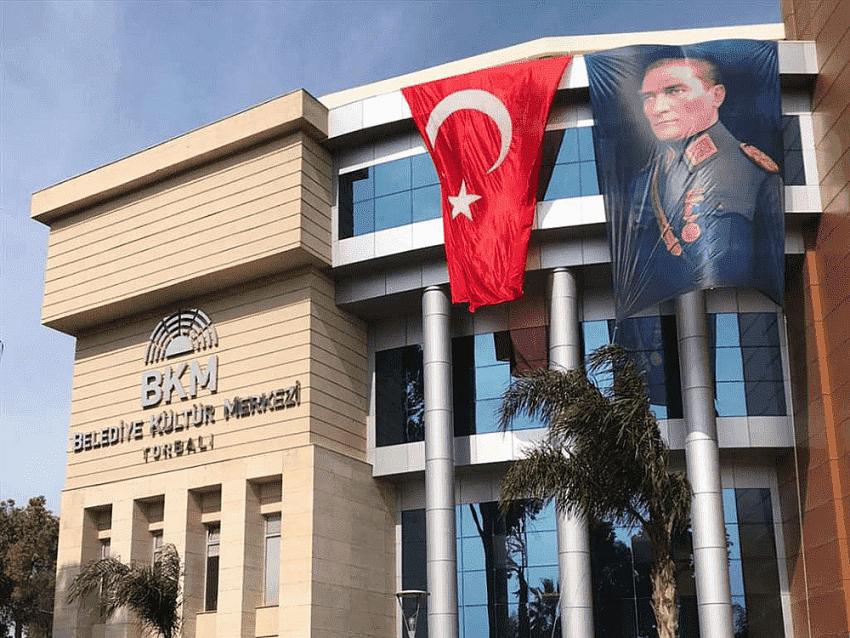 BAŞI SIKIŞAN FATURAYI İZMİRLİLERE KESİYOR