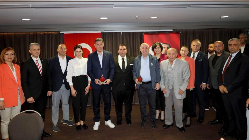 KESİAD SİNAN OĞAN VE ÜMİT ÖZDAĞ'I AĞIRLADI