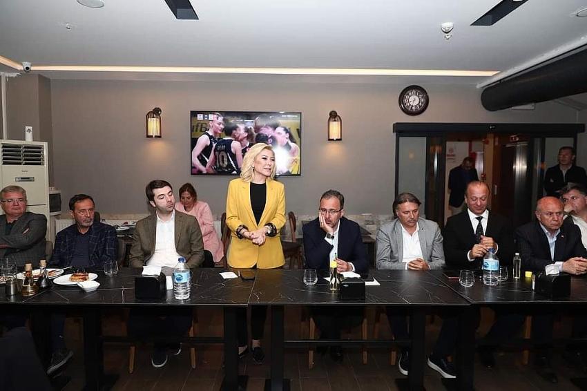 AK PARTİLİ BURSALI'DAN O DERGİLERE KAPAK GÖNDERMESİ