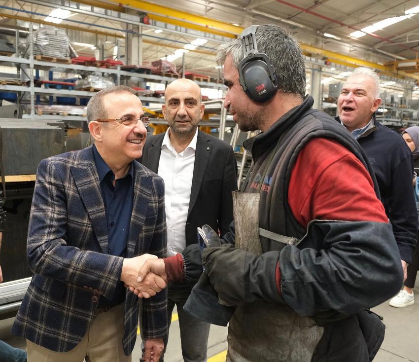 AK PARTİLİ SÜREKLİ ÇİĞLİ'DE ESNAF VE SANAYİCİ İLE BULUŞTU