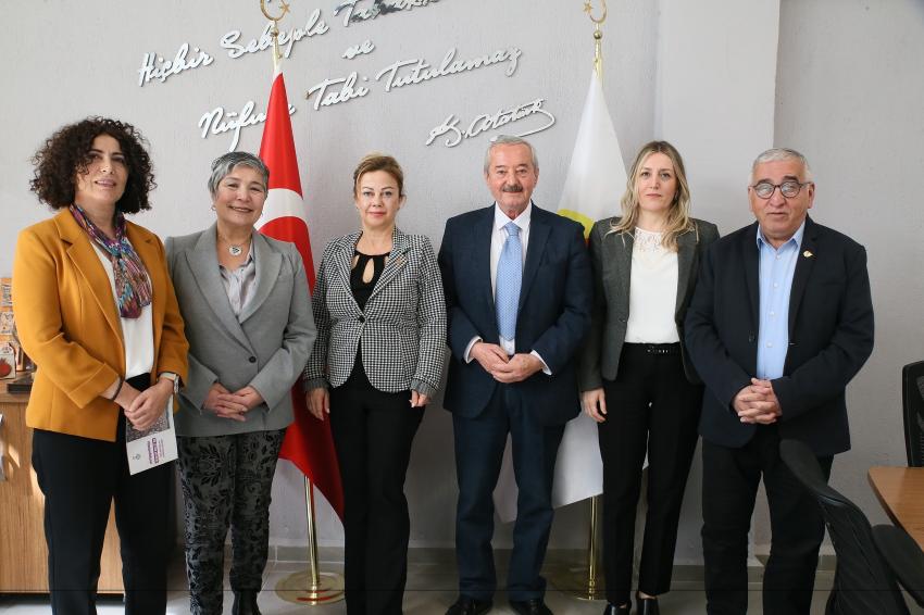 DEM PARTİ İZMİR GAZETECİLER CEMİYETİ'Nİ UNUTMADI