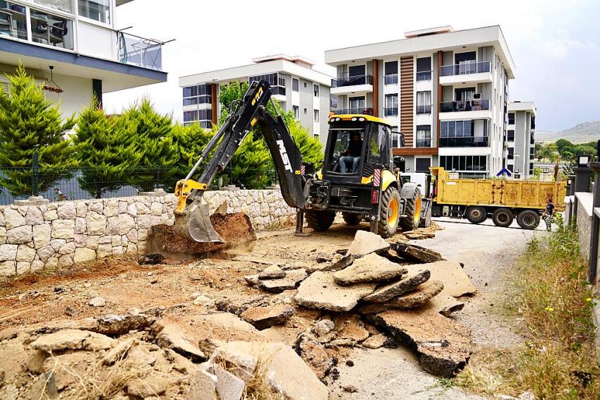 SEFERİHİSAR'IN YOLLARI YENİLENİYOR